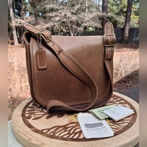 Vintage 80's Coach Classic Shoulder Bag Pouch Made In NYC #9170 In Putty